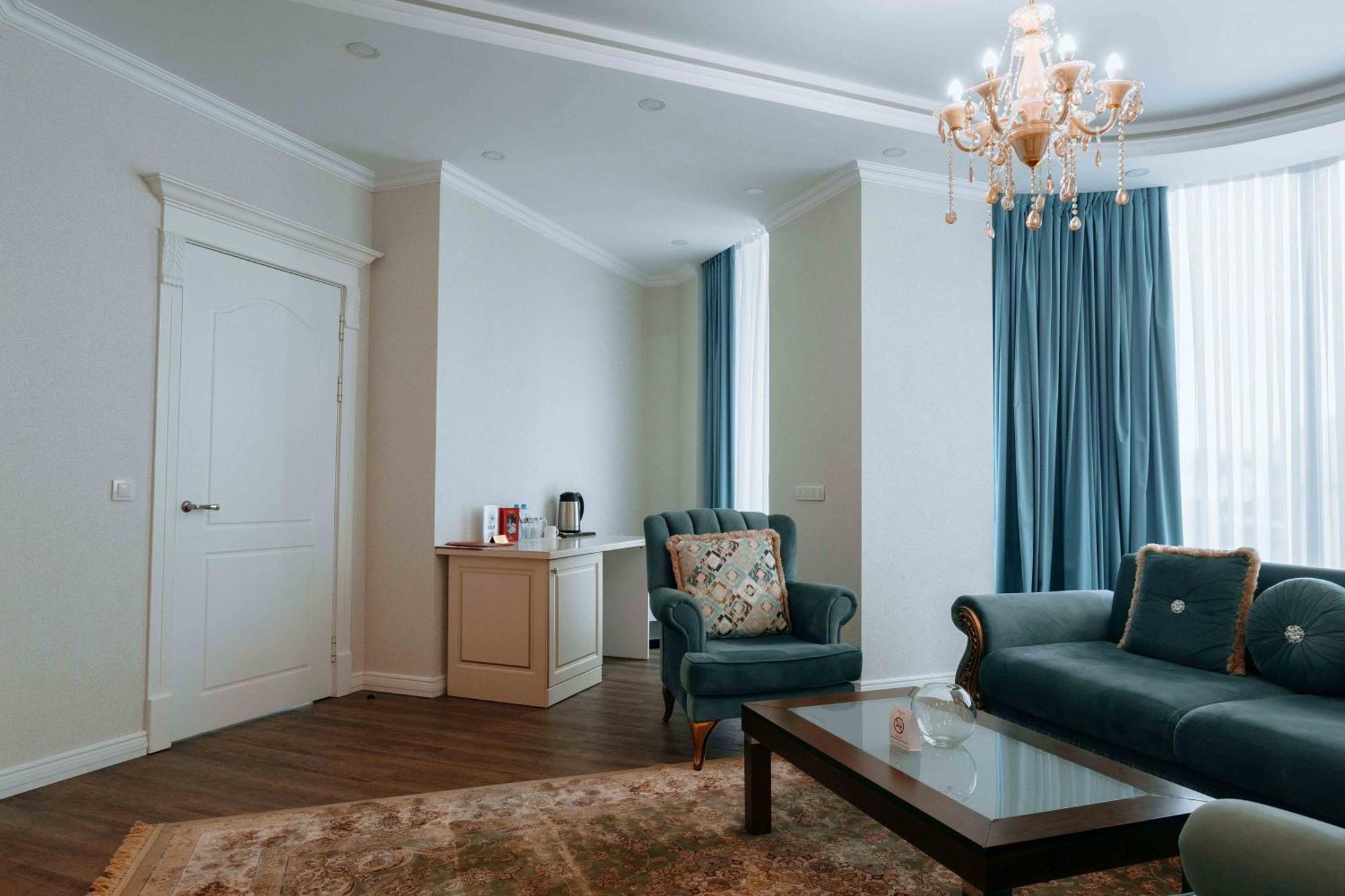 Ramada By Wyndham Shymkent Hotel Kültér fotó