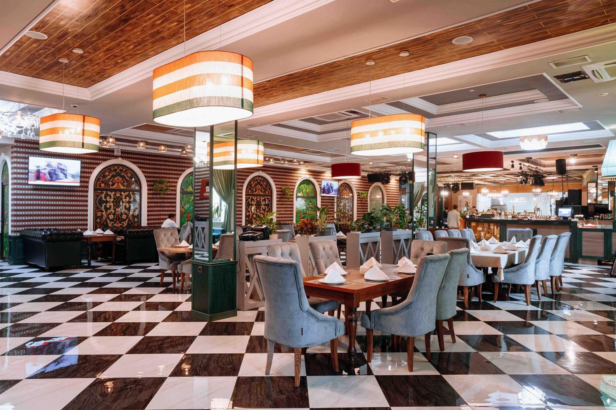 Ramada By Wyndham Shymkent Hotel Kültér fotó
