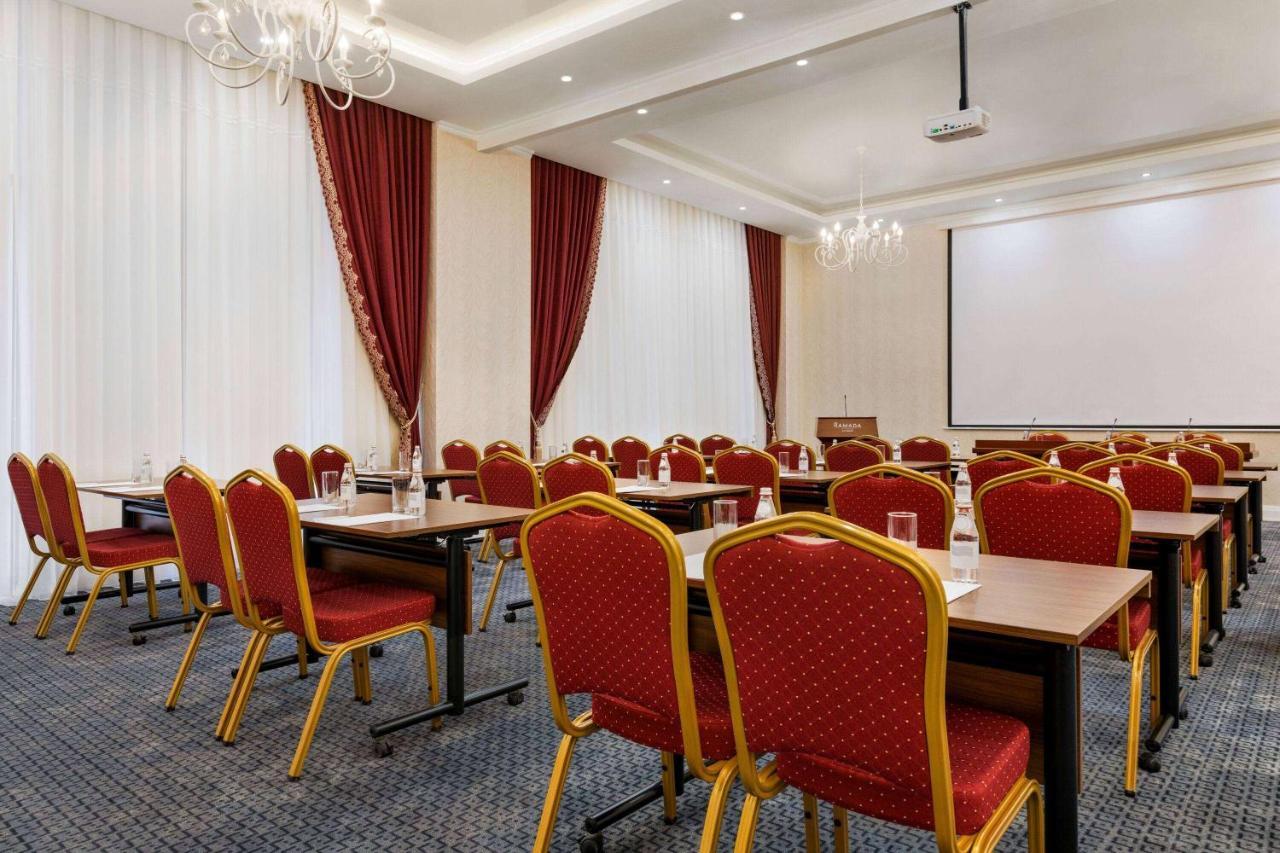 Ramada By Wyndham Shymkent Hotel Kültér fotó